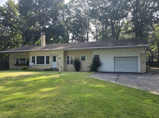 812 N West St., Olney, IL 62450