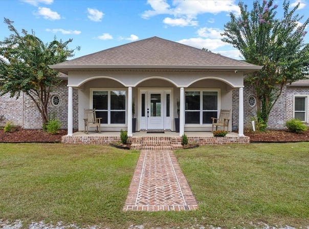 256 Old Creek, Picayune, MS 39466