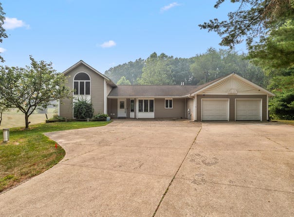 8270 Huff Road, Bellevue, MI 49021