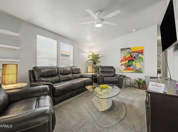 2131 E Union Hills Dr, Phoe, AZ 85024