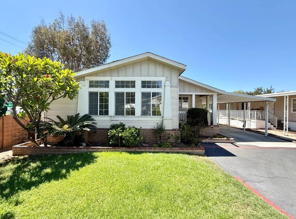 5815 E La Palma, Anaheim, CA 92807