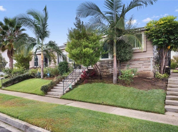 2300 W Century Boulevard, Inglewood, CA 90303