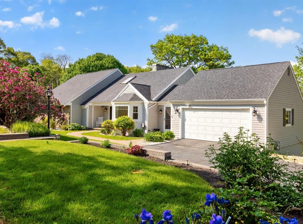 64 Wingfoot Drive, Cummaquid, MA 02675