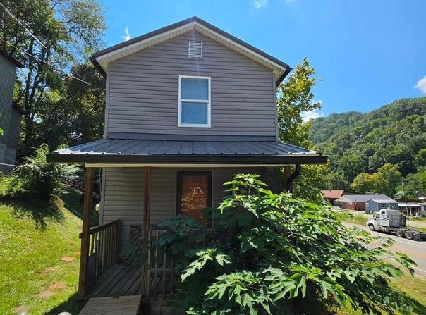 6157 KY RT 7, Garrett, KY 41630