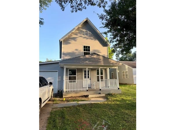 1003 W 1st Street, Coffeyville, KS 67337