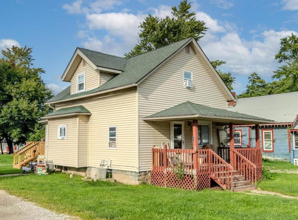 323 E Lake Street, Topeka, IN 46571