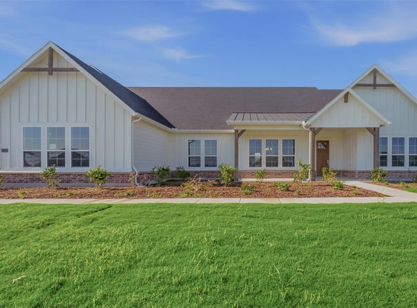 12213 Crystal Drive, Krum, TX 76249