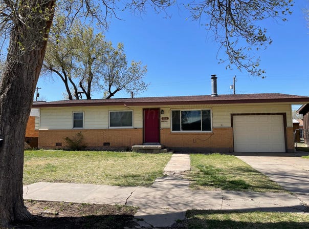 2014 S Drake Drive, Perryton, TX 79070