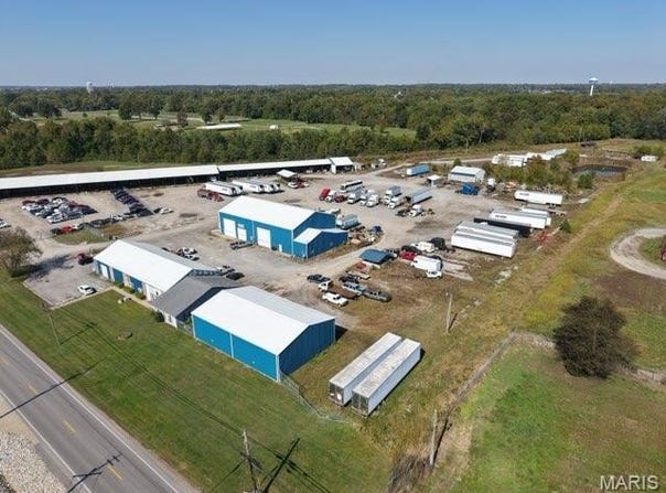 1504 E MAIN, Marion, IL 62959