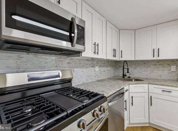 1554-1A NORTHGATE Square, RESTON, VA 20190