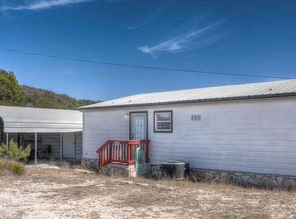560 Pine Mountain Dr, Camp Wood, TX 78833