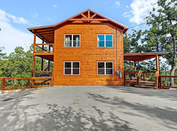 1864 Blue Tick Way, Sevierville, TN 37876