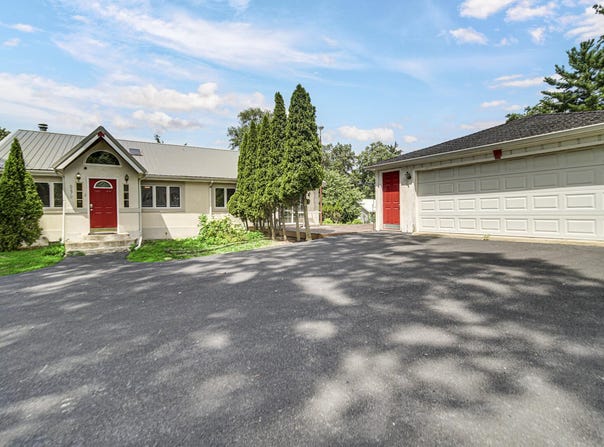6270 E Donald Road, Knox, IN 46534
