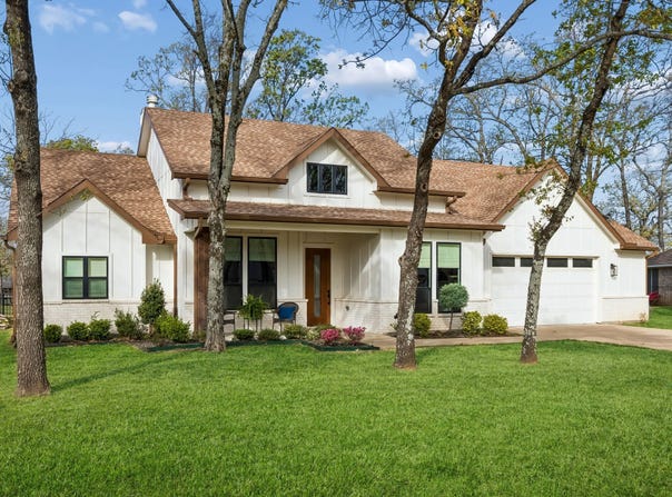 207 Colonial Drive, Mabank, TX 75156