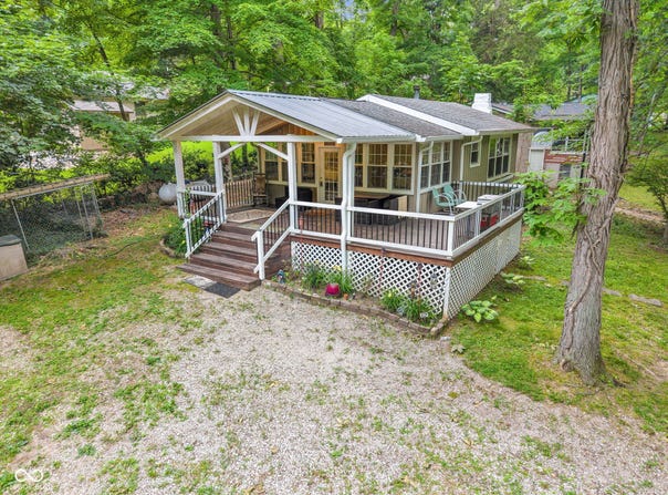 11033 Dogwood Lane, Cloverdale, IN 46120