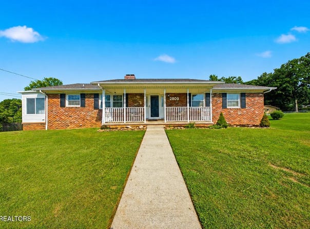 2809 Shropshire Blvd, Powell, TN 37849
