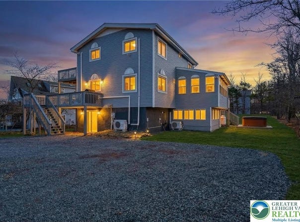 24 Hopkins Circle, Penn Forest Twp, PA 18210