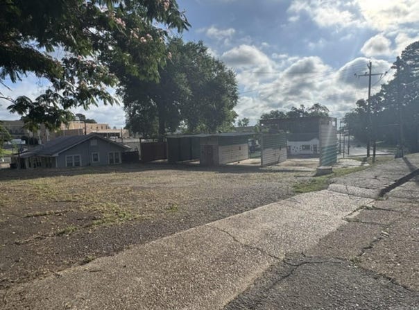 170 California Ave, Camden, AR 71701