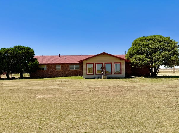 1313 State Hwy 194, Plainview, TX 79072