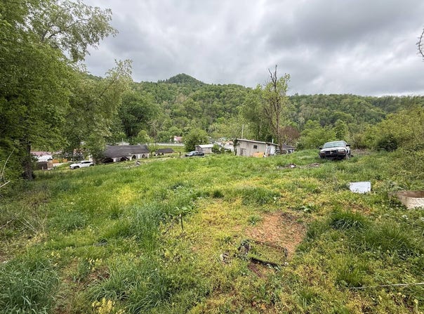 85 Virginia St, Gassaway, WV 26624