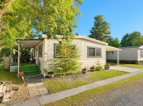 8901 N STARR Loop, Hayden, ID 83835