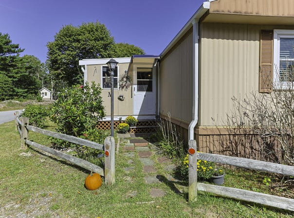 2 5th Avenue, Bourne, MA 02532