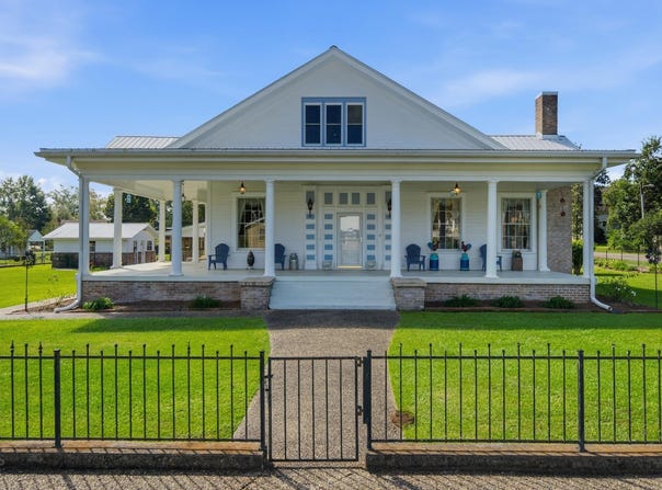304 Dogwood W Ave, Richton, MS 39476