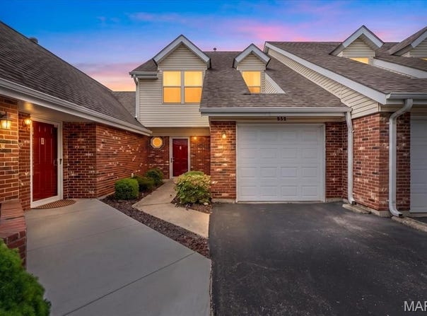 352 Windsor Place, St Peters, MO 63376