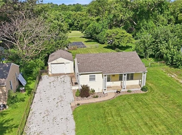 1430 S Kings Highway, Independence, MO 64055