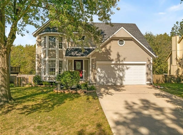 7702 W 155th Street, Overland Park, KS 66223