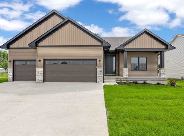 1280 Morrison St, NorthLiberty, IA 52317