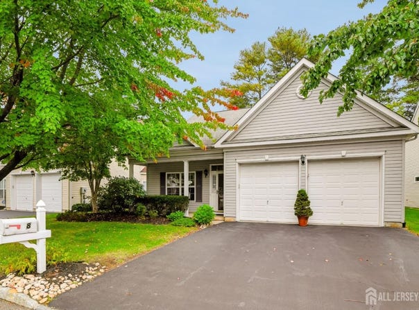 8 George W Helme Drive, Helmetta, NJ 08828