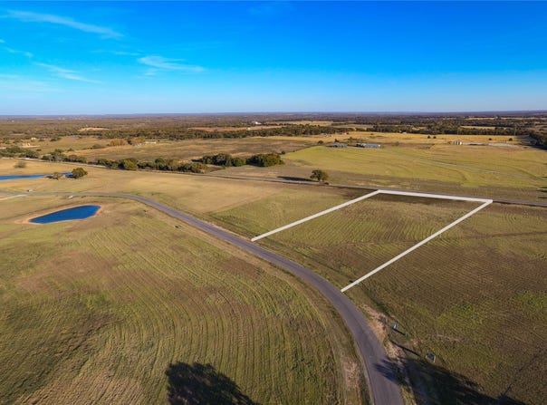 Woodbridge Boulevard, Bowie, TX 76230