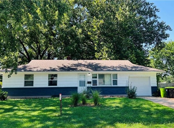 204 N Park Drive, Belton, MO 64012