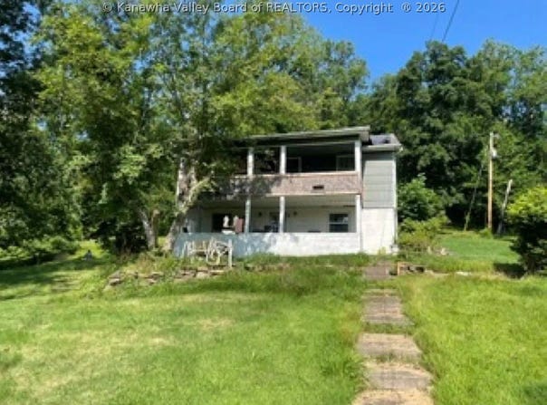 210 Cochran Circle, Nitro, WV 25143