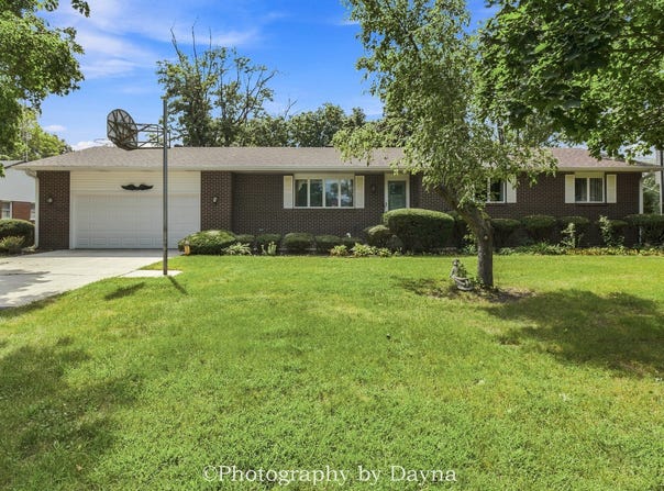 6070 Darline Drive, St. Anne, IL 60964