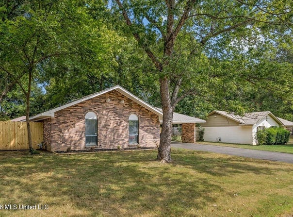 5698 Shannon Drive, Horn Lake, MS 38637