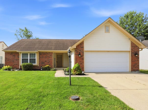541 E Pine Ridge Drive, Westfield, IN 46074