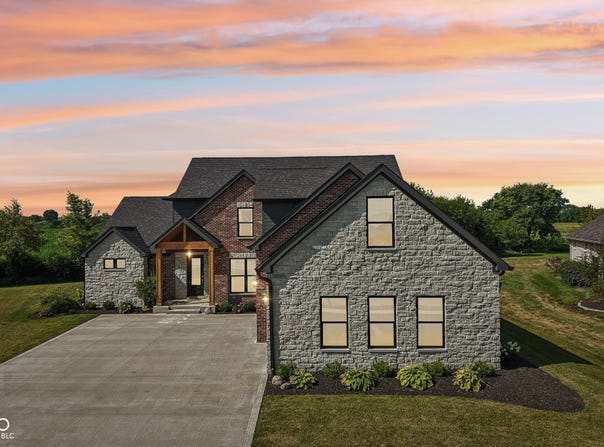 134 Lakeside Drive, Pittsboro, IN 46167