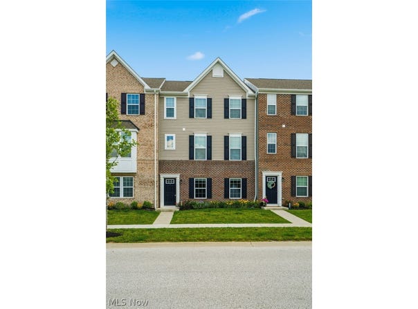 1666 N Eckert Lane, Akron, OH 44313