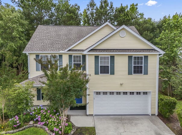 136 Molinia Dr., Murrells Inlet, SC 29576