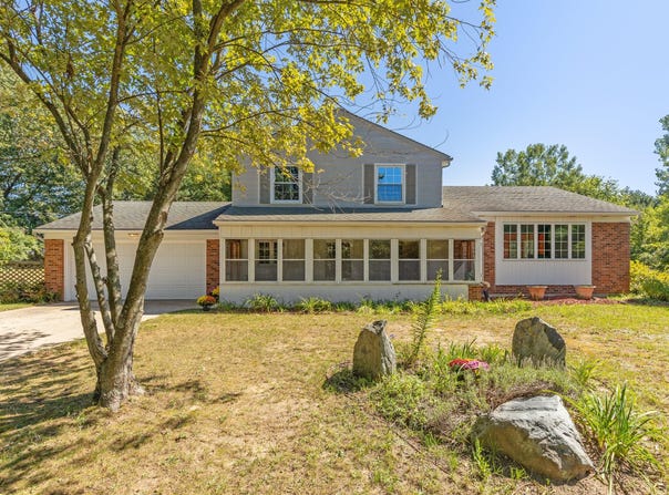 8580 Young Avenue NE, Rockford, MI 49341