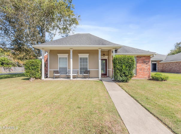 104 Riesling Circle, Broussard, LA 70518