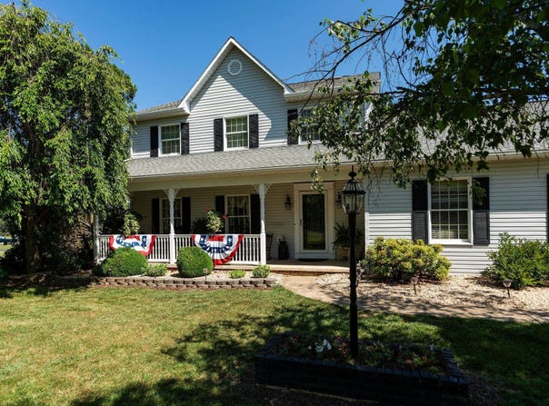 39 CRANBERRY DR, Stuarts Draft, VA 24477