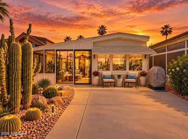 524 DOUGLAS Road, Mesa, AZ 85205