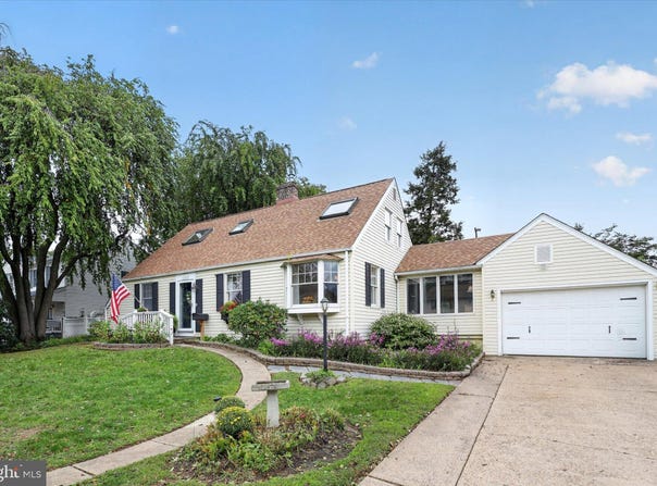 1141 ELWOOD Avenue, ANDALUSIA, PA 19020