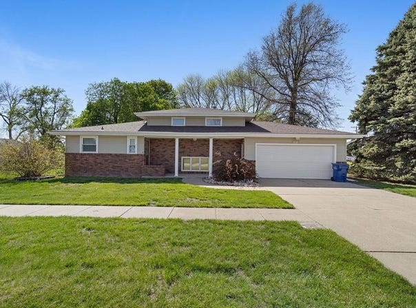 681 N 10th, David City, NE 68632