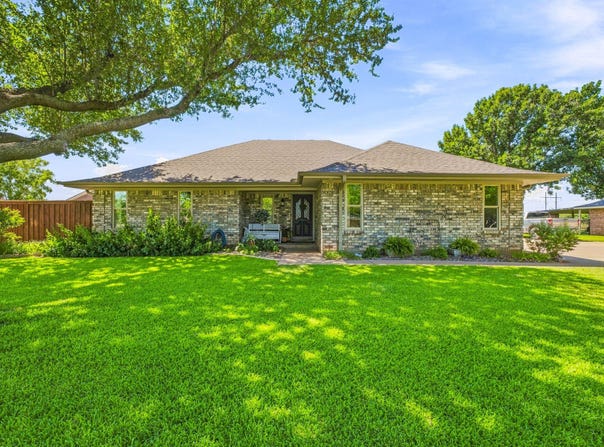 136 Chaparral Drive, Graham, TX 76450