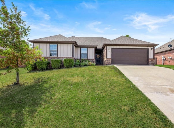 440 Trieste Drive, Centerton, AR 72719