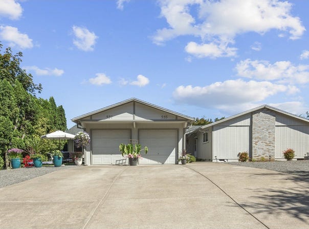 555 HARTKE Loop, OregonCity, OR 97045